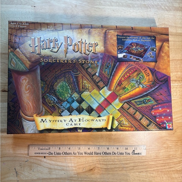 Warner Bros. Harry Potter Mystery at Hogwarts Board Game - Picture 2 of 13
